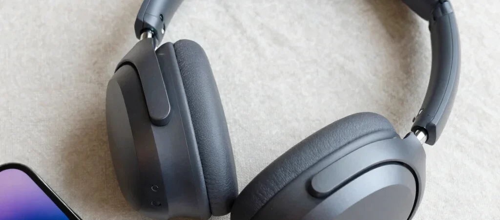 Fones com Cancelamento de Ruído: O Que Avaliar Antes da Compra